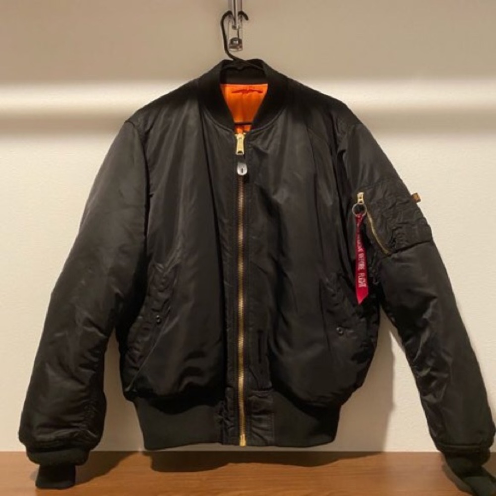 Alpha Industries Bomber Jacket in black size L